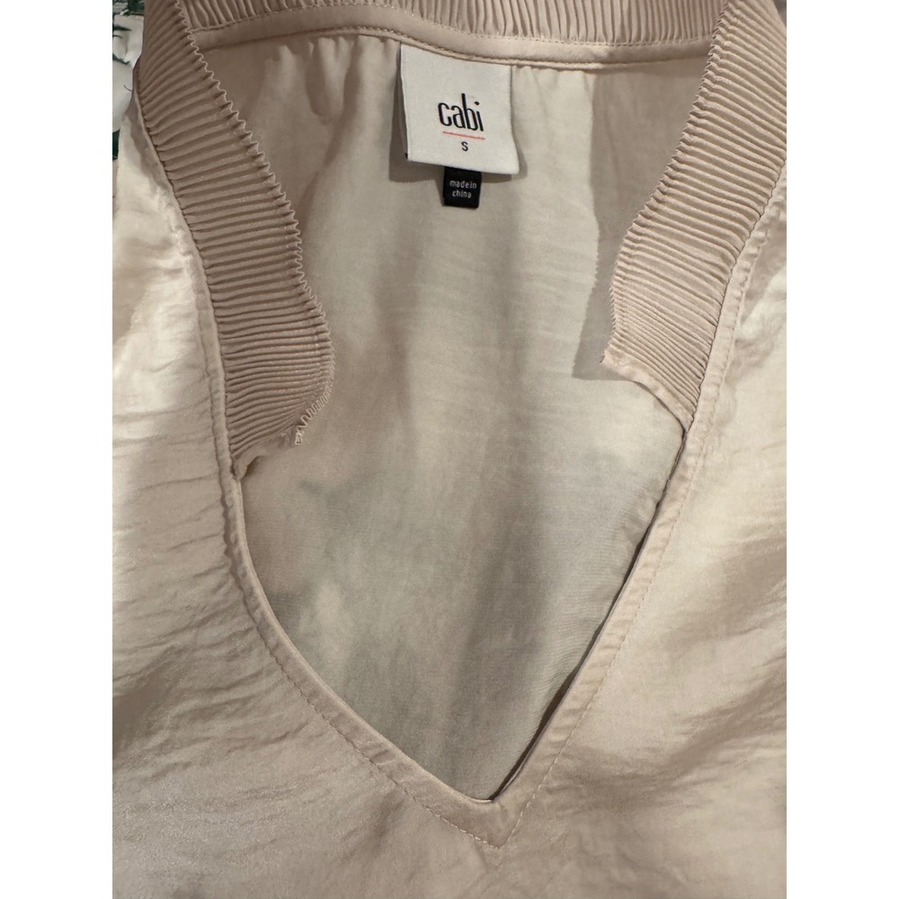 Cabi Sleeveless‎ Pleated Collar V-Neck Blouse Champagne Satin Crinkle Top Small